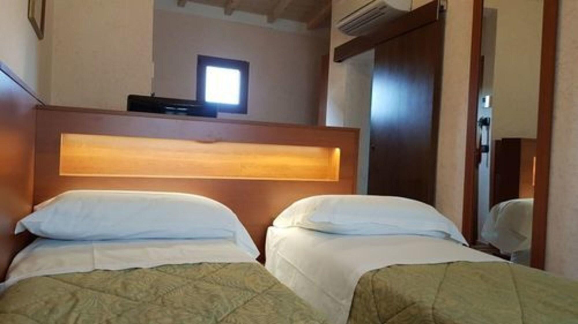 Hotel Mia Cara Firenze Bagian luar foto